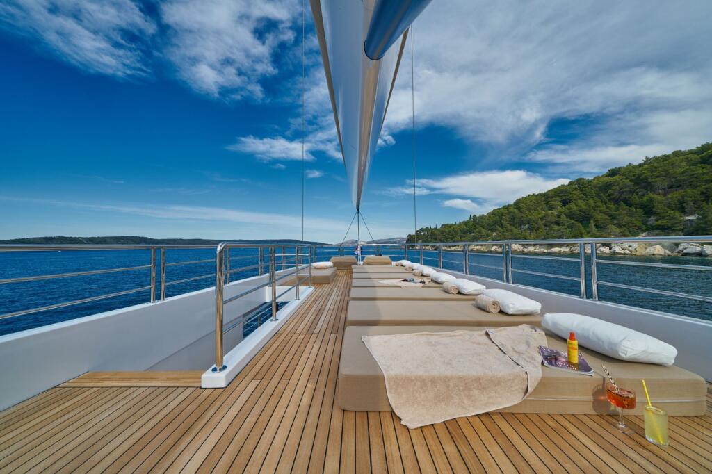 Motorsailer 