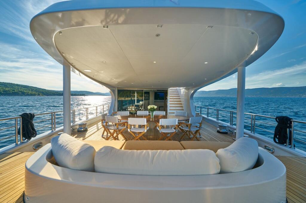 Motorsailer 