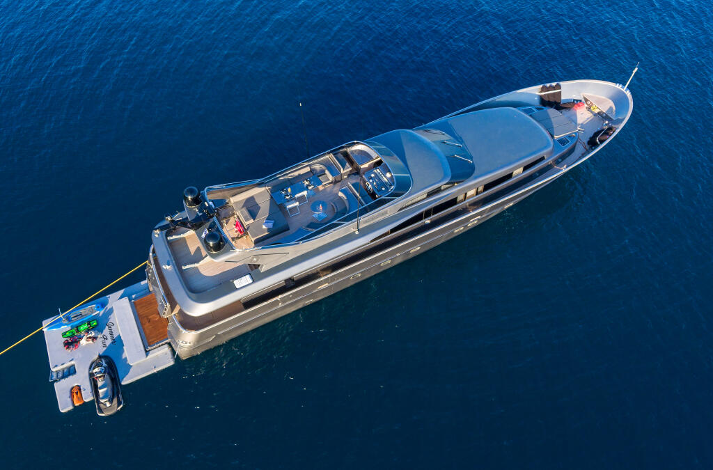 Motor yacht 