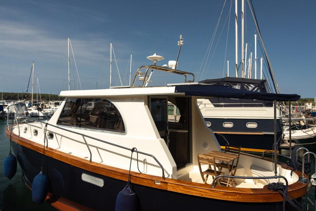 Motoryacht 