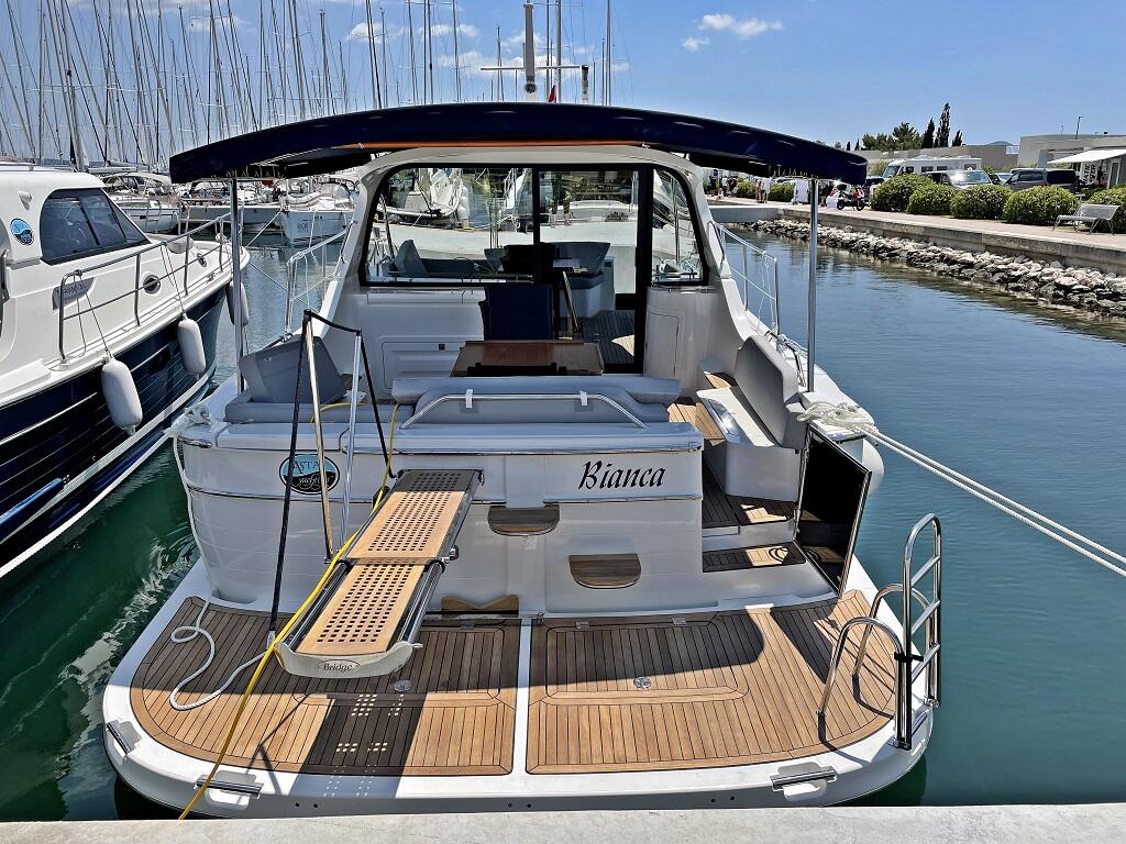 Motoryacht 