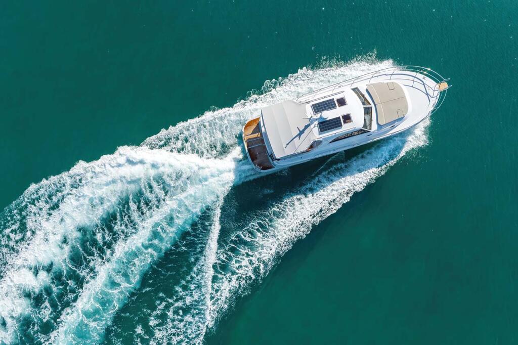 Motor yacht 