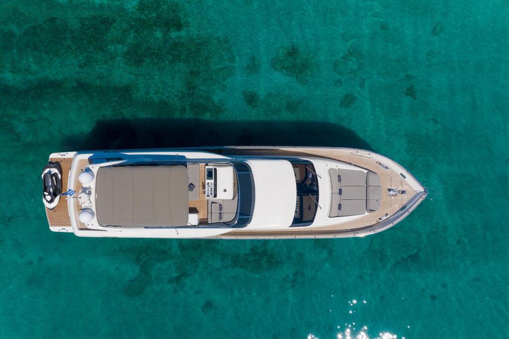 Luxus-Motoryacht 