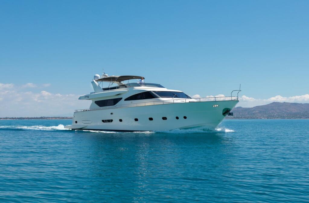 Luxus-Motoryacht 