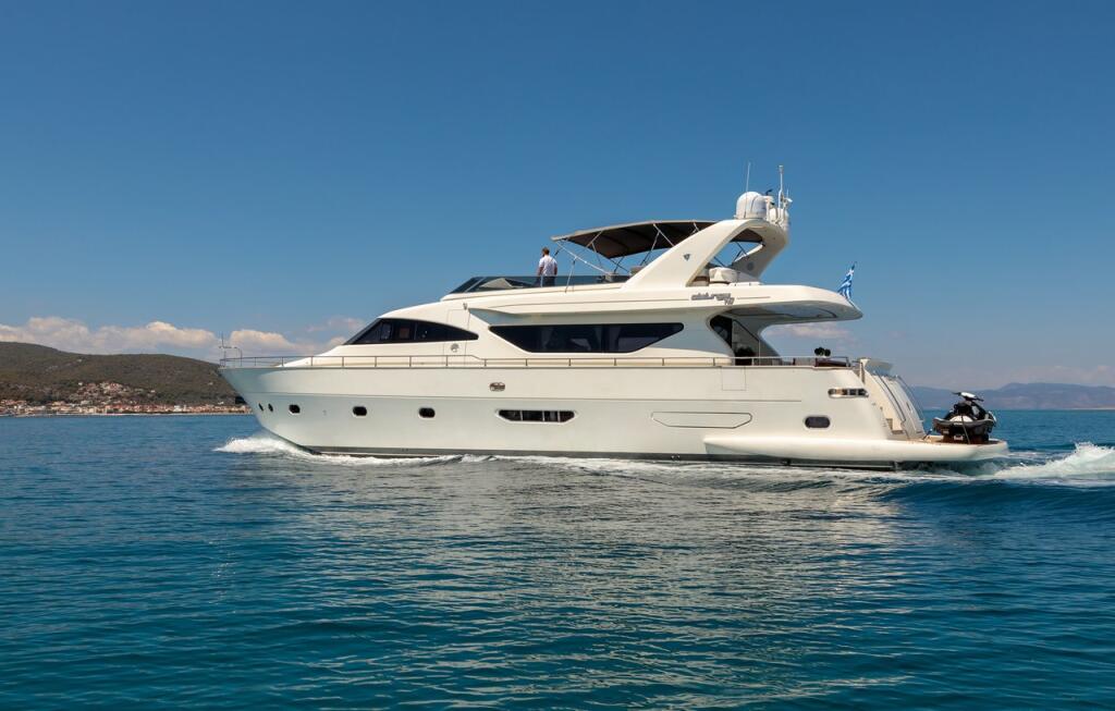Luxus-Motoryacht 