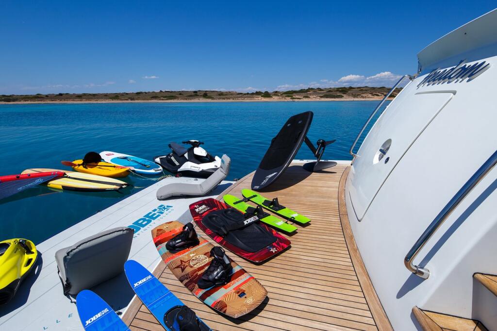 Luxus-Motoryacht 