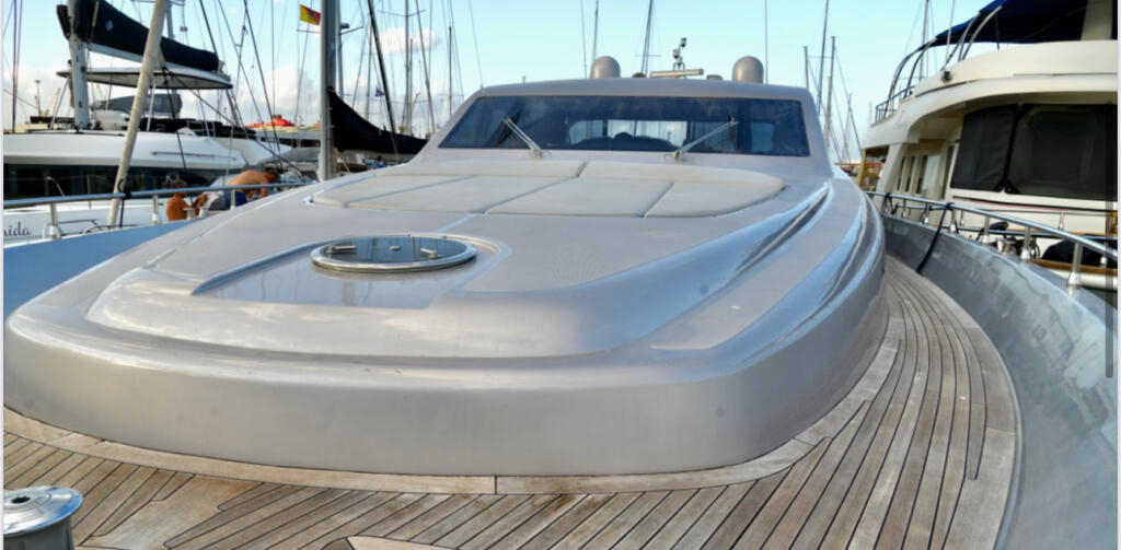 Luxury motor yacht 