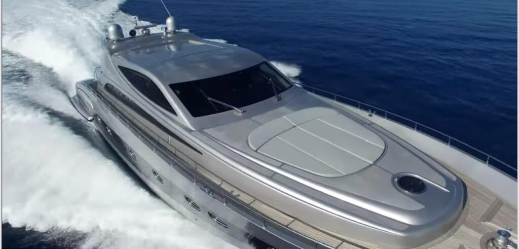 Luxury motor yacht 