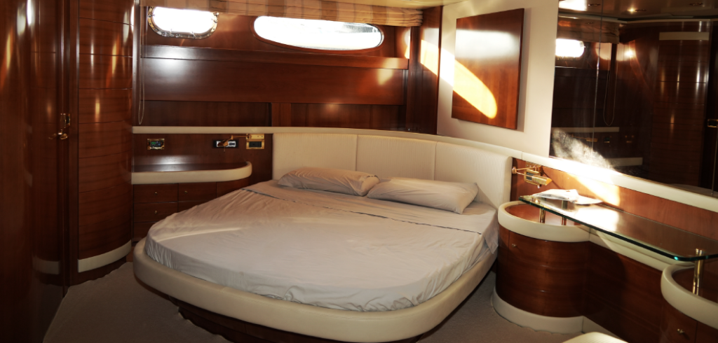 Luxury motor yacht 