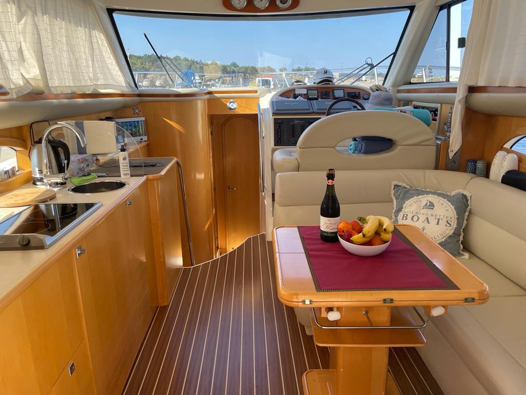 Motoryacht 