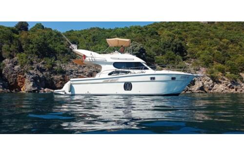 Motoryacht 