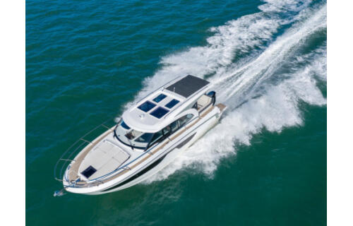 Motor boat 