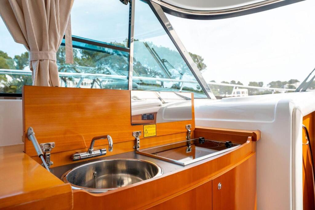 Motoryacht 