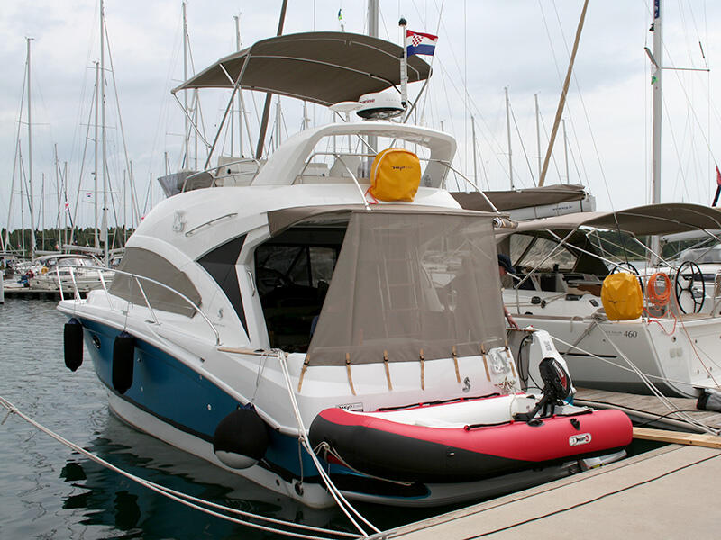 Motoryacht 