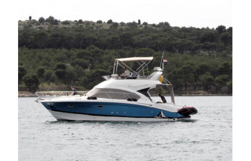 Motoryacht 