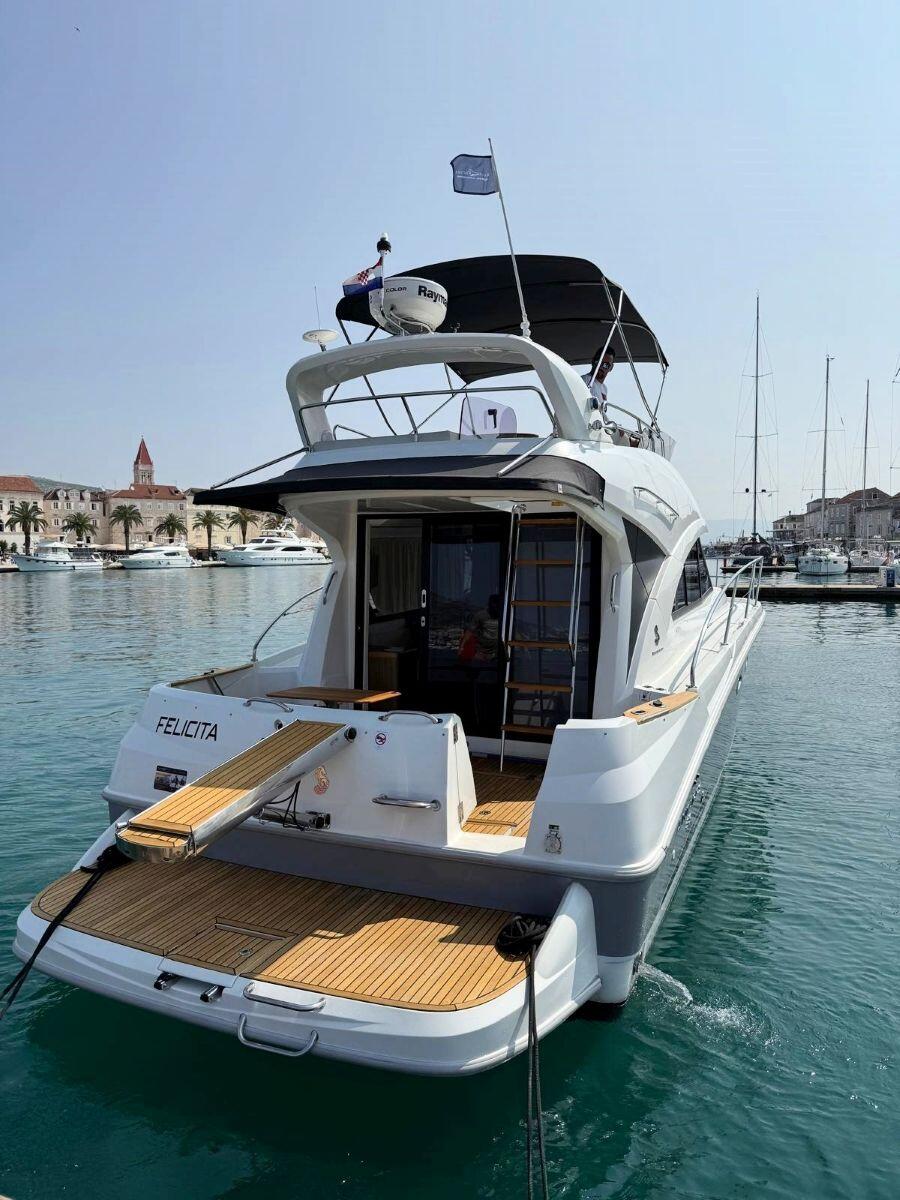 Motoryacht 