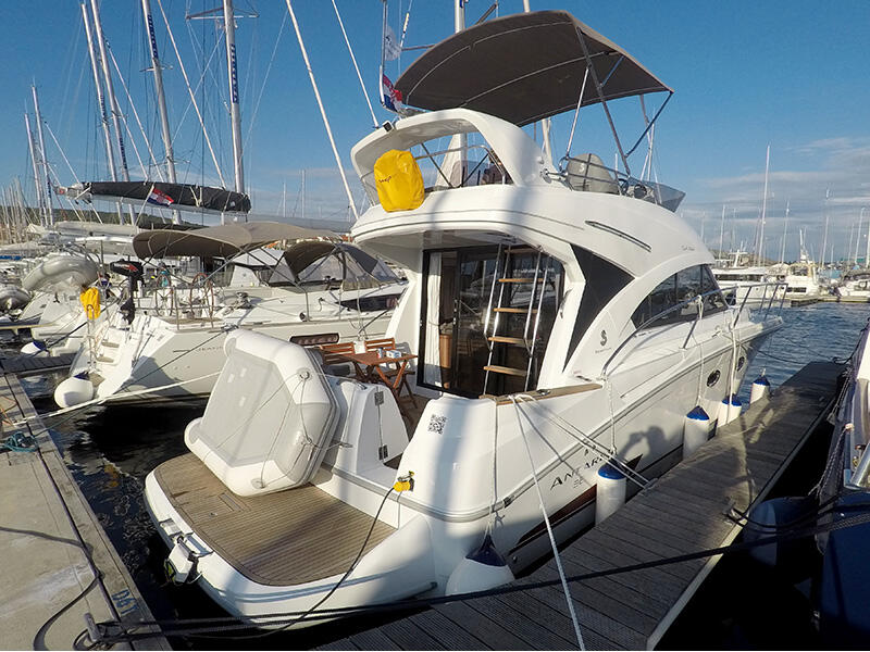 Motoryacht 