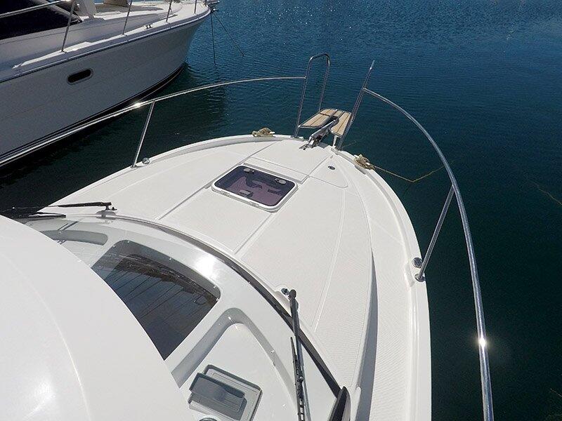 Motor boat 