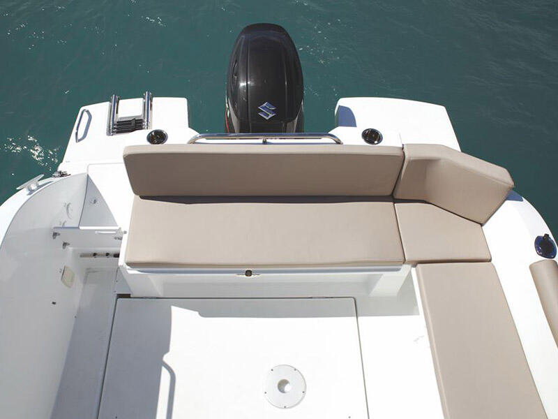 Motor boat 