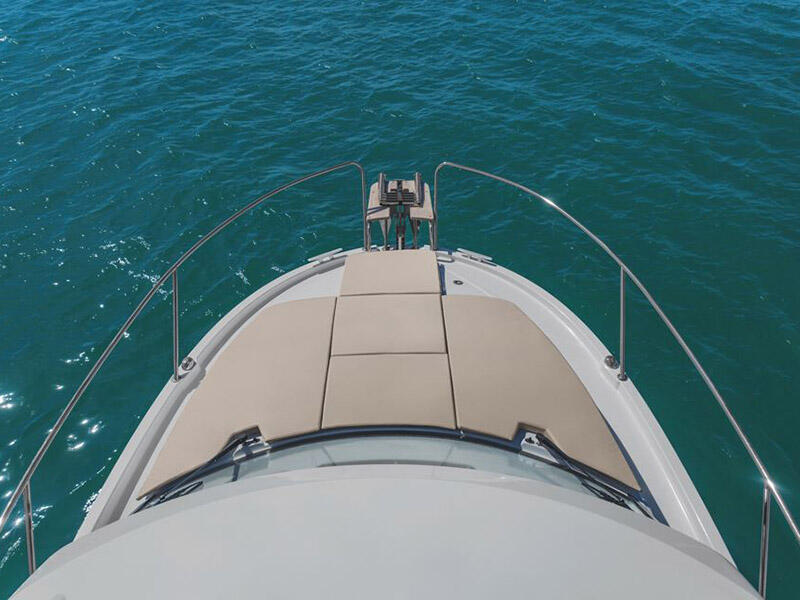 Motor boat 