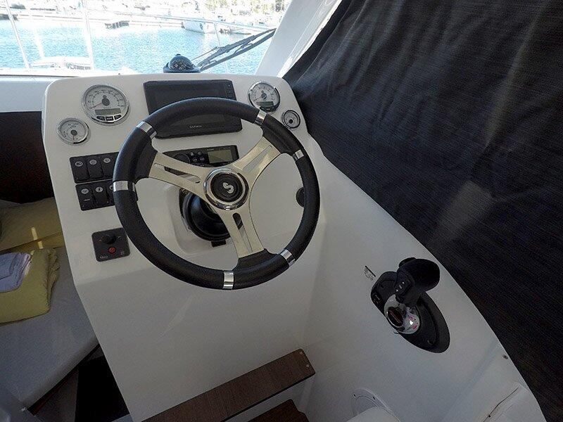 Motor boat 