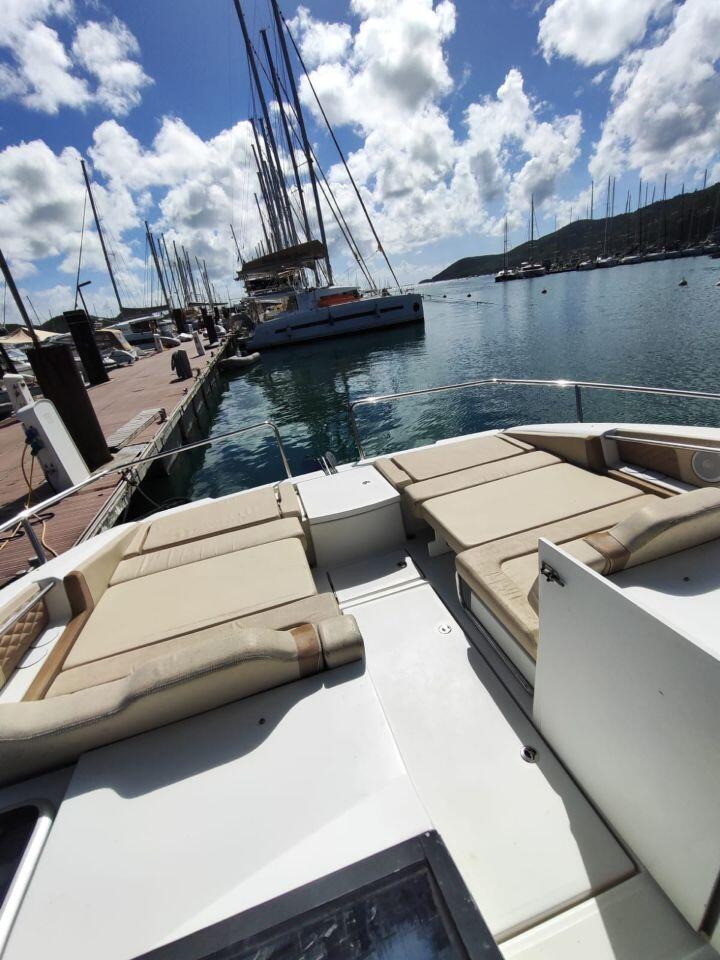 Power catamaran 