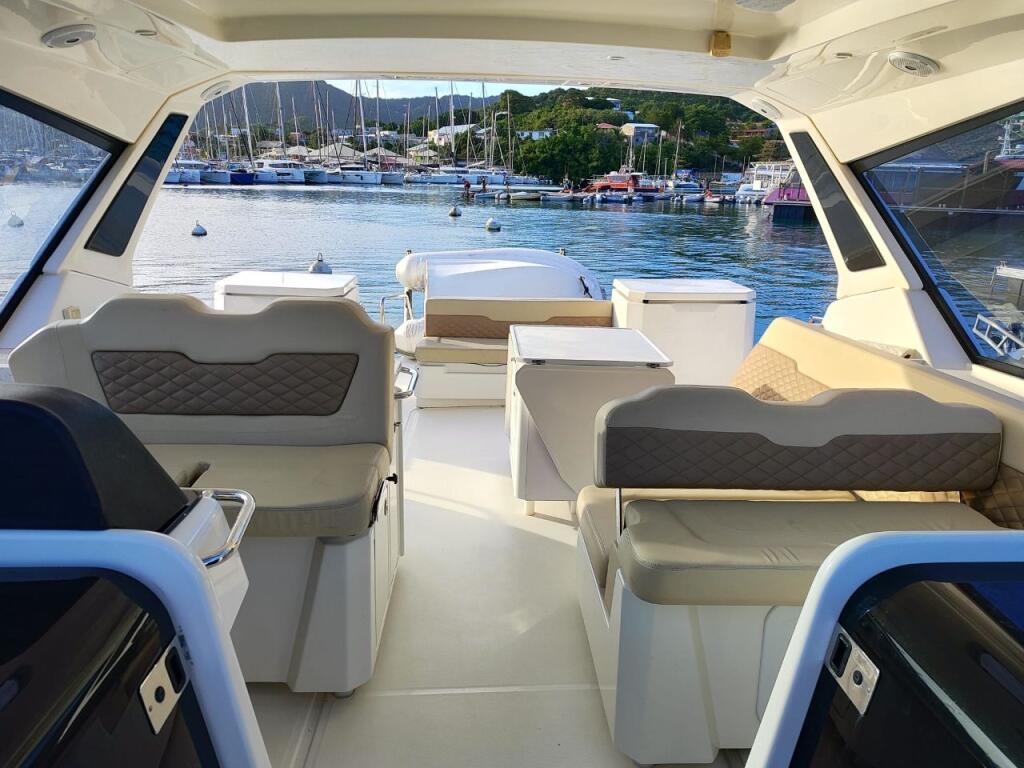 Power catamaran 