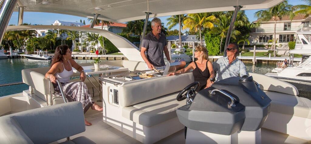 Power catamaran 