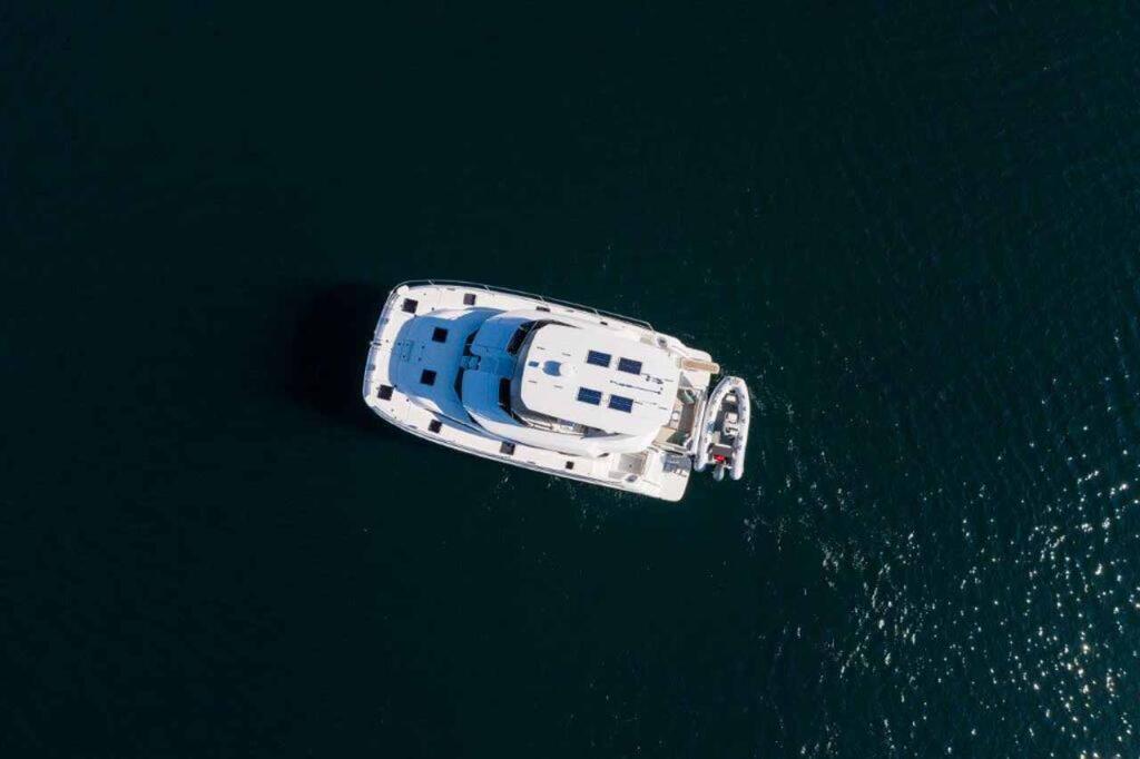 Power catamaran 