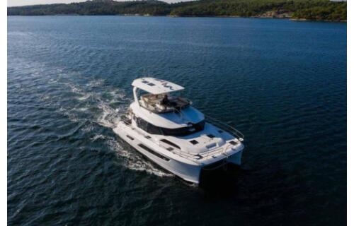 Power catamaran 