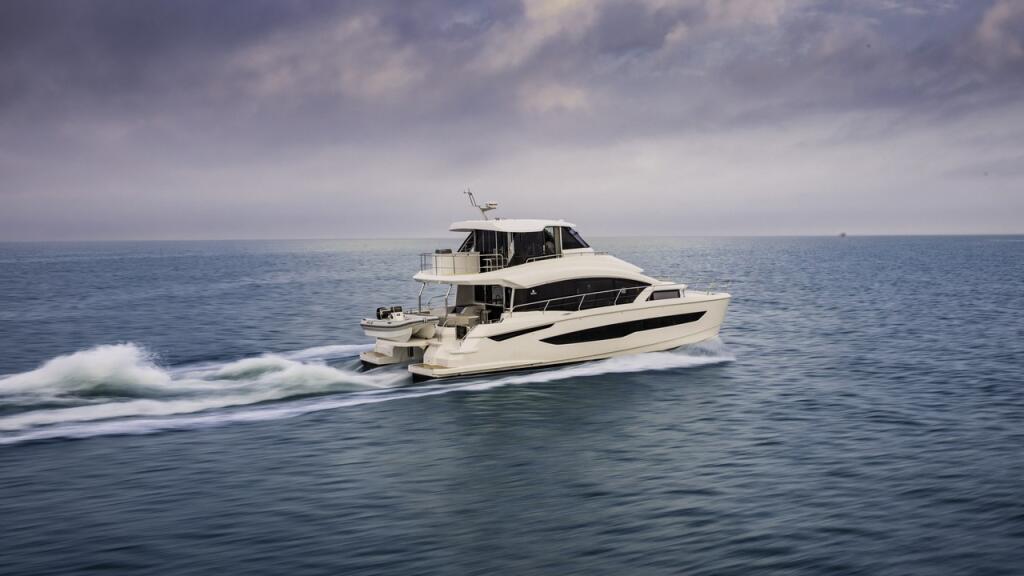 Power catamaran 