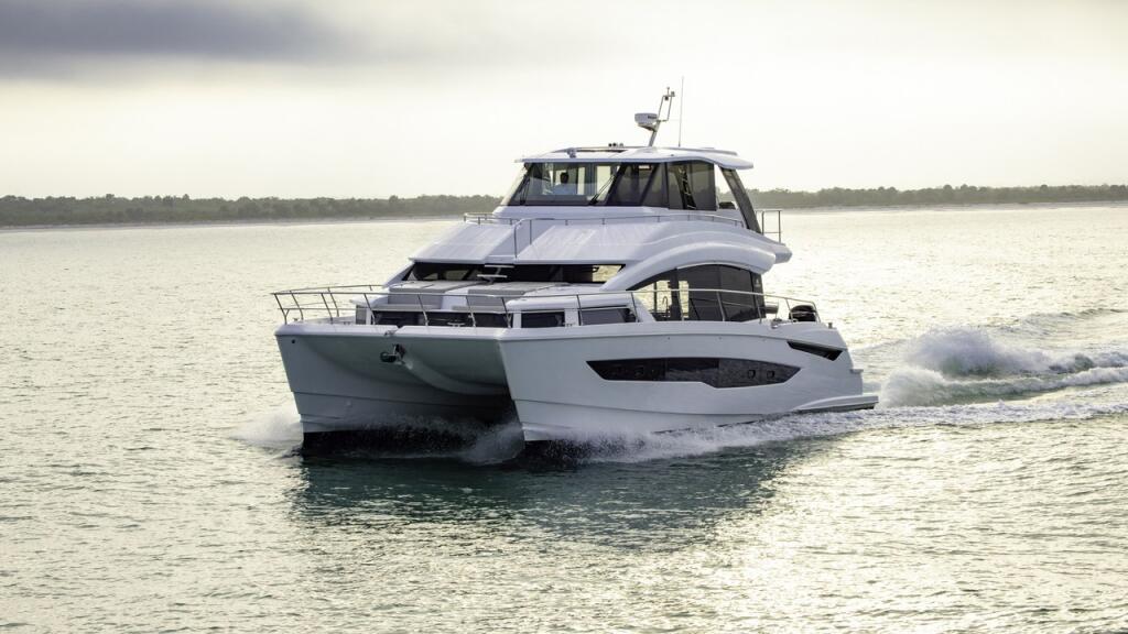 Power catamaran 