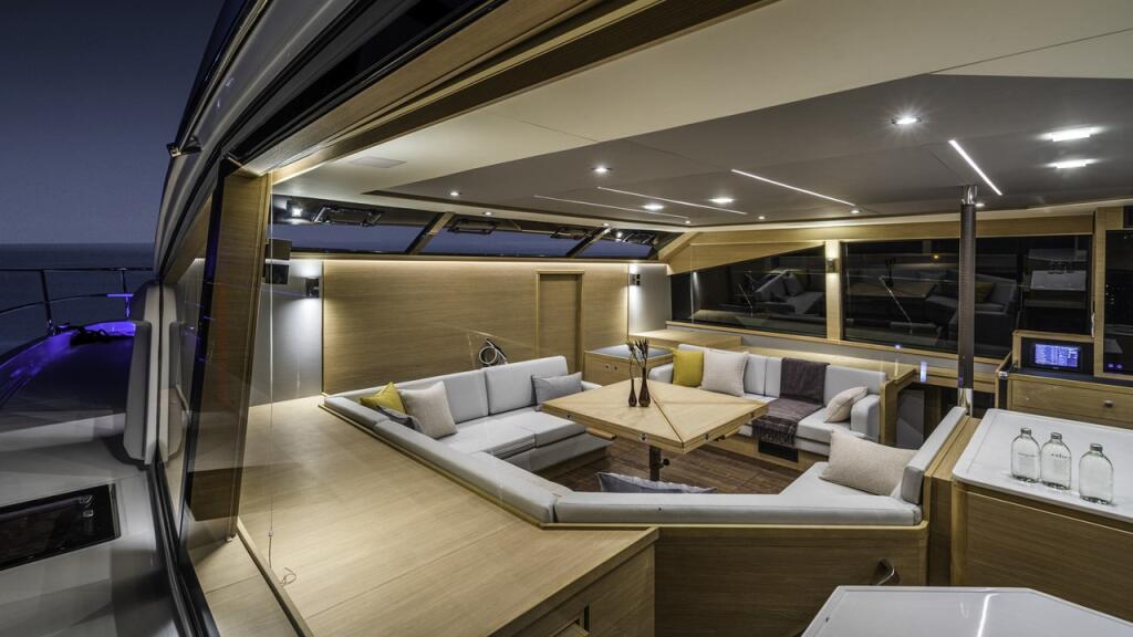 Power catamaran 