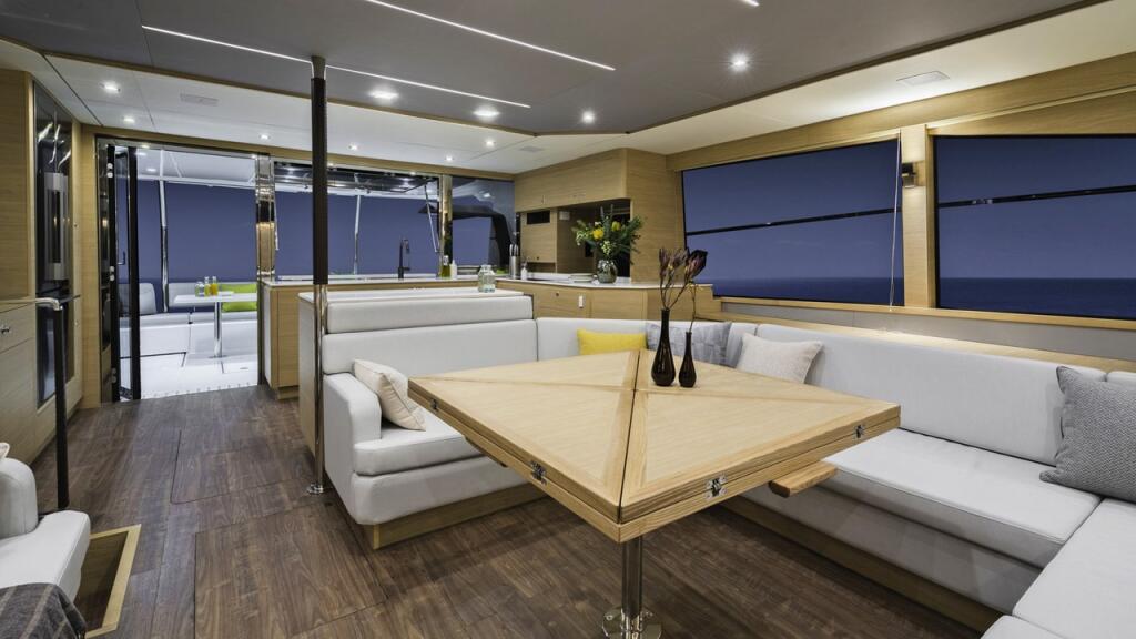 Power catamaran 