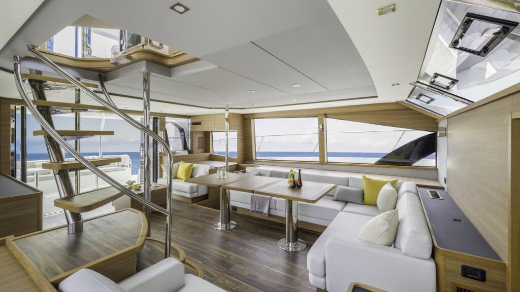 Power catamaran 
