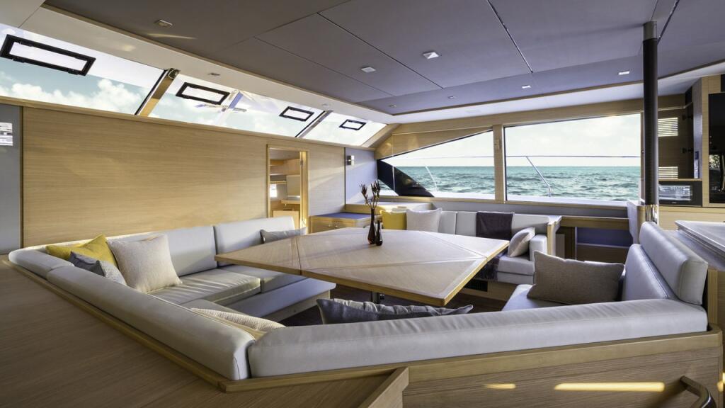 Power catamaran 