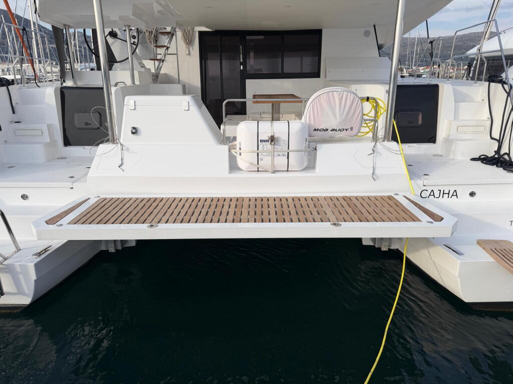 Catamaran 