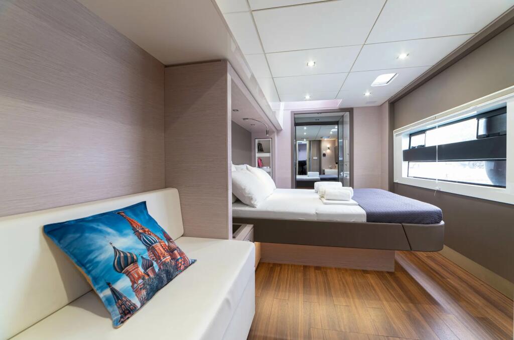 Power catamaran 
