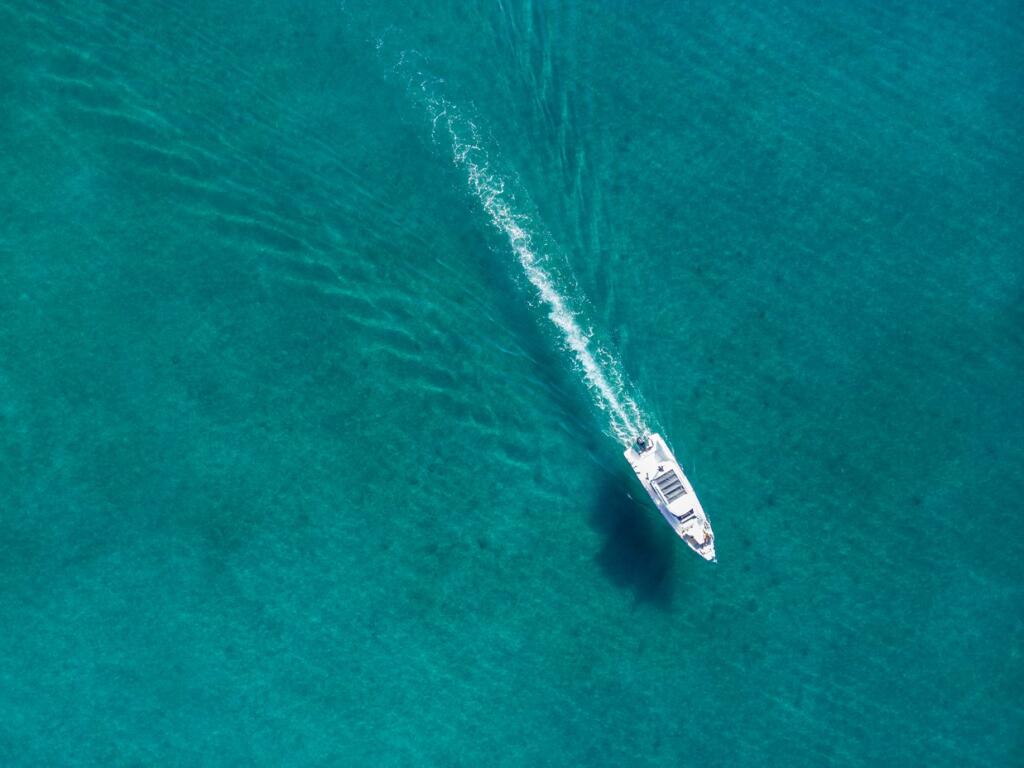Motor boat 