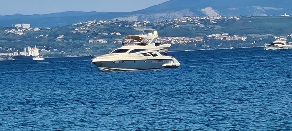 Motoryacht 