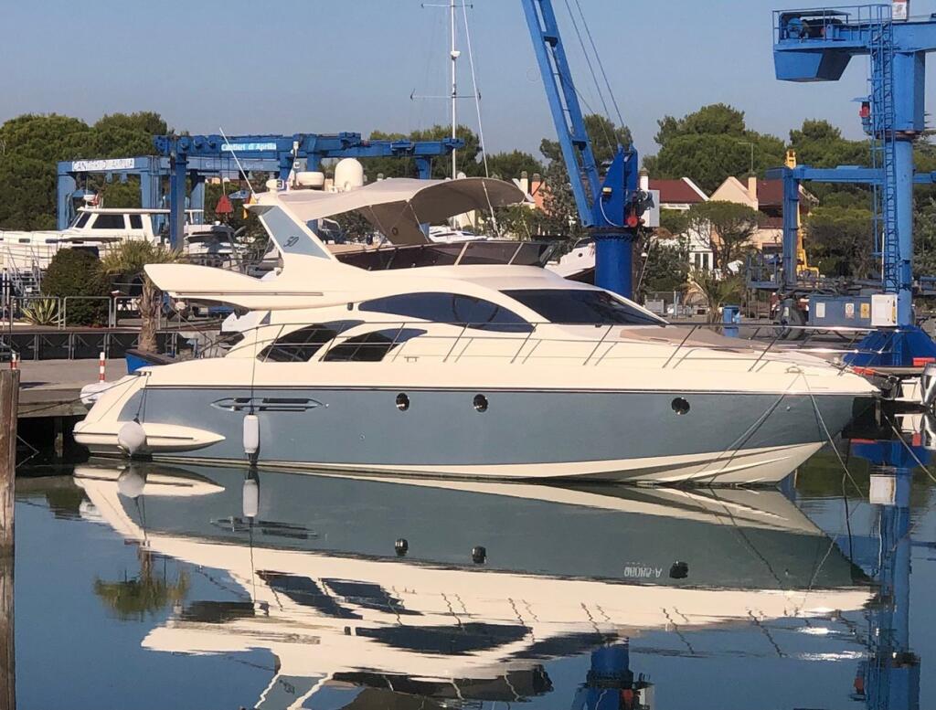 Motoryacht 