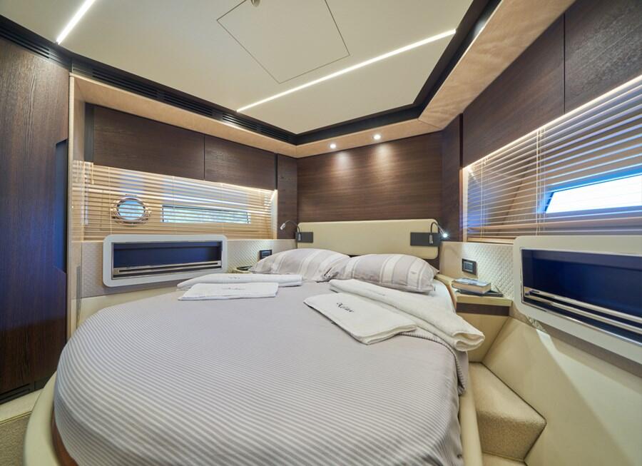 Motoryacht 