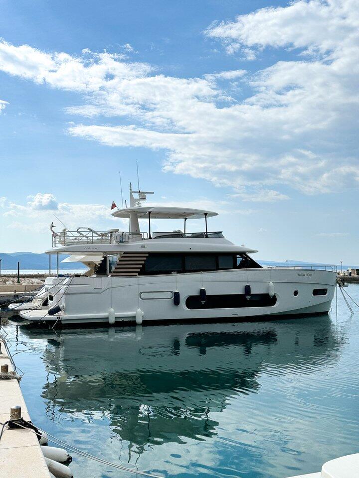 Motoryacht 