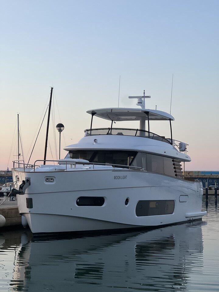 Motoryacht 