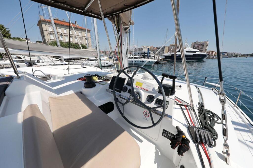 Catamaran 