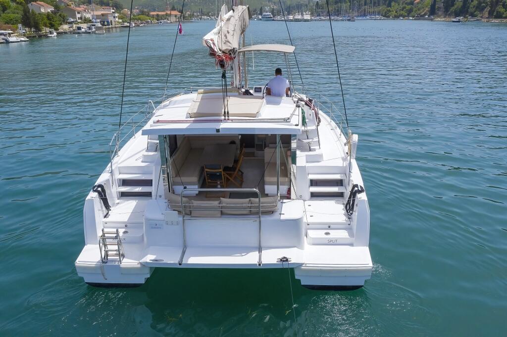 Catamaran 