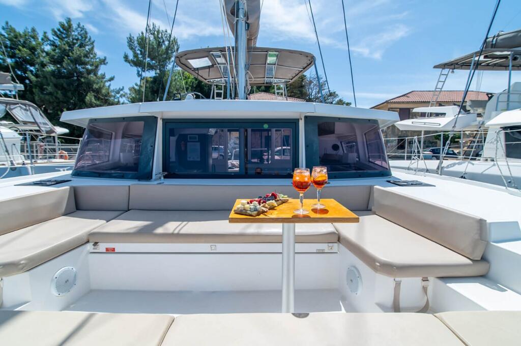 Catamaran 