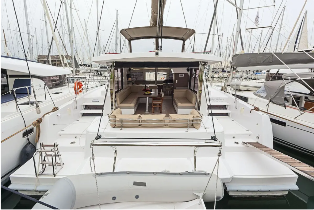 Catamaran 