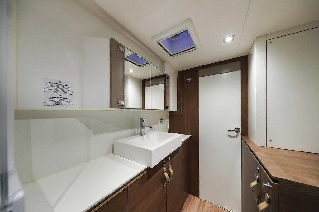 Power catamaran 