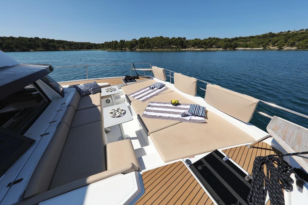 Power catamaran 